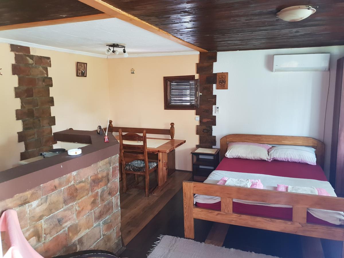 Apartmani Jankovic Връдник Екстериор снимка